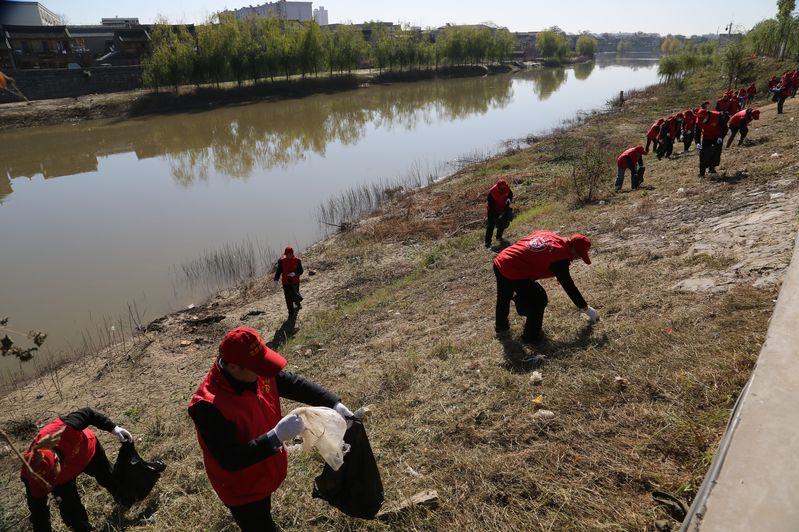 市水利局开展“关爱山川河流·保护大运河”党员志愿服务活动