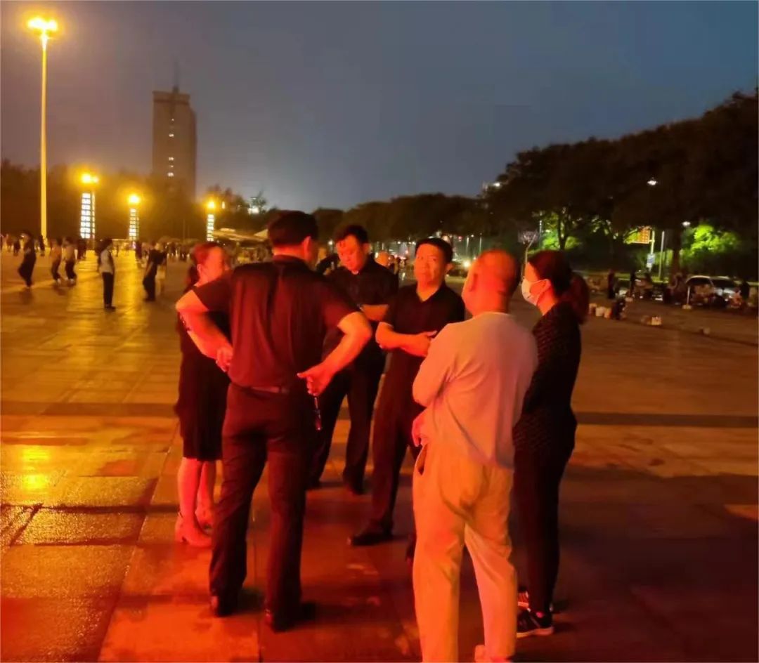 安阳城市管理局领导调研检查城市亮化照明安全运行工作
