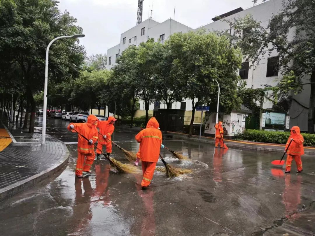 闻“汛”而动，守护安澜——安阳城市管理局迎战台风“杜苏芮”纪实-半岛官网App下载(图4)