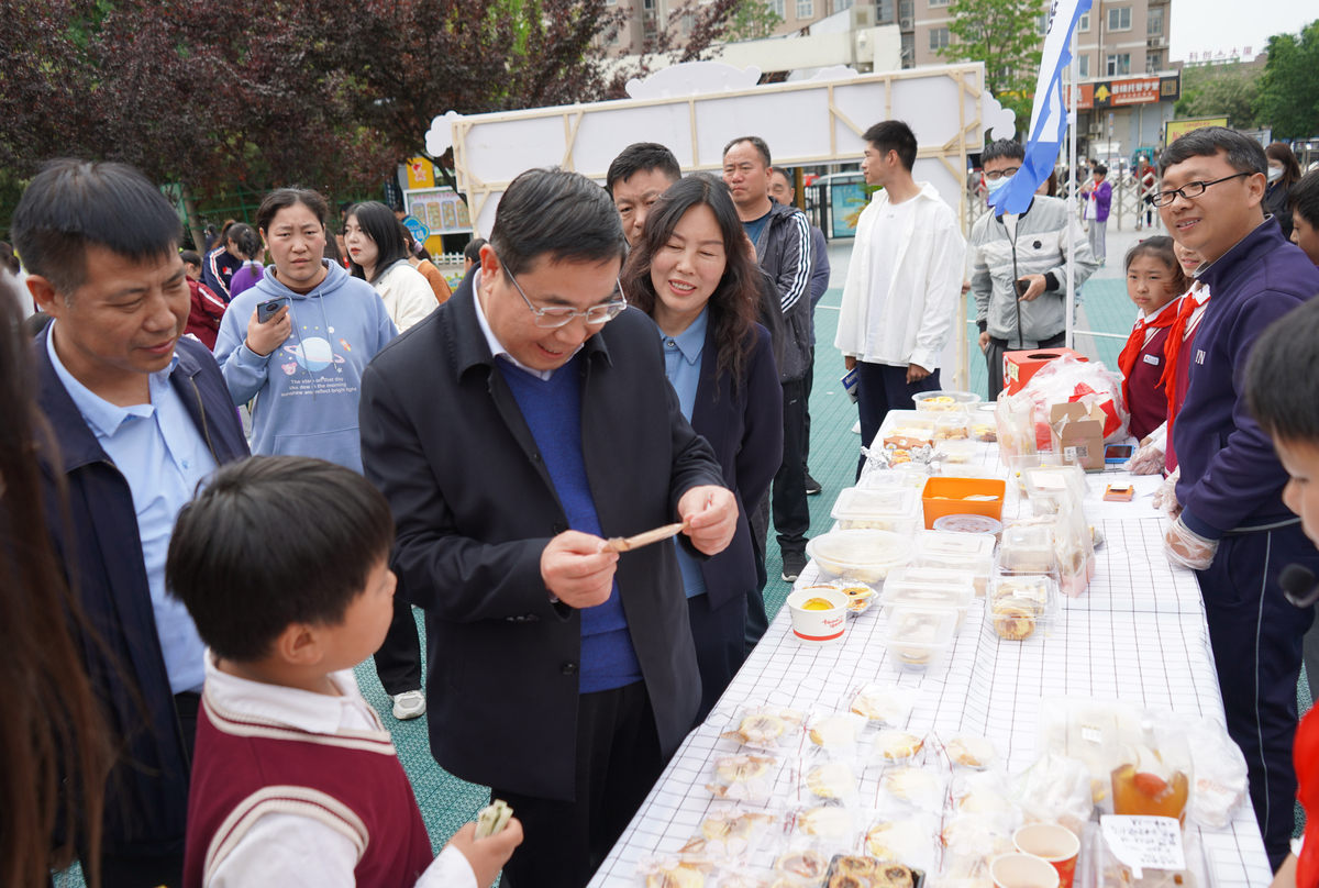 市教育局举办安阳市中小学生“劳动教育周”启动仪式