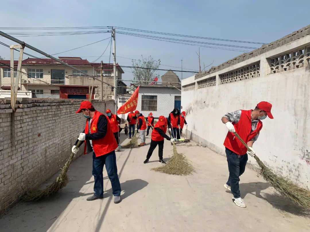 “泛亚电竞官网”更换村内路灯，改善出行环境——安阳城市管理局帮扶分包村改善亮化照明设施(图6)