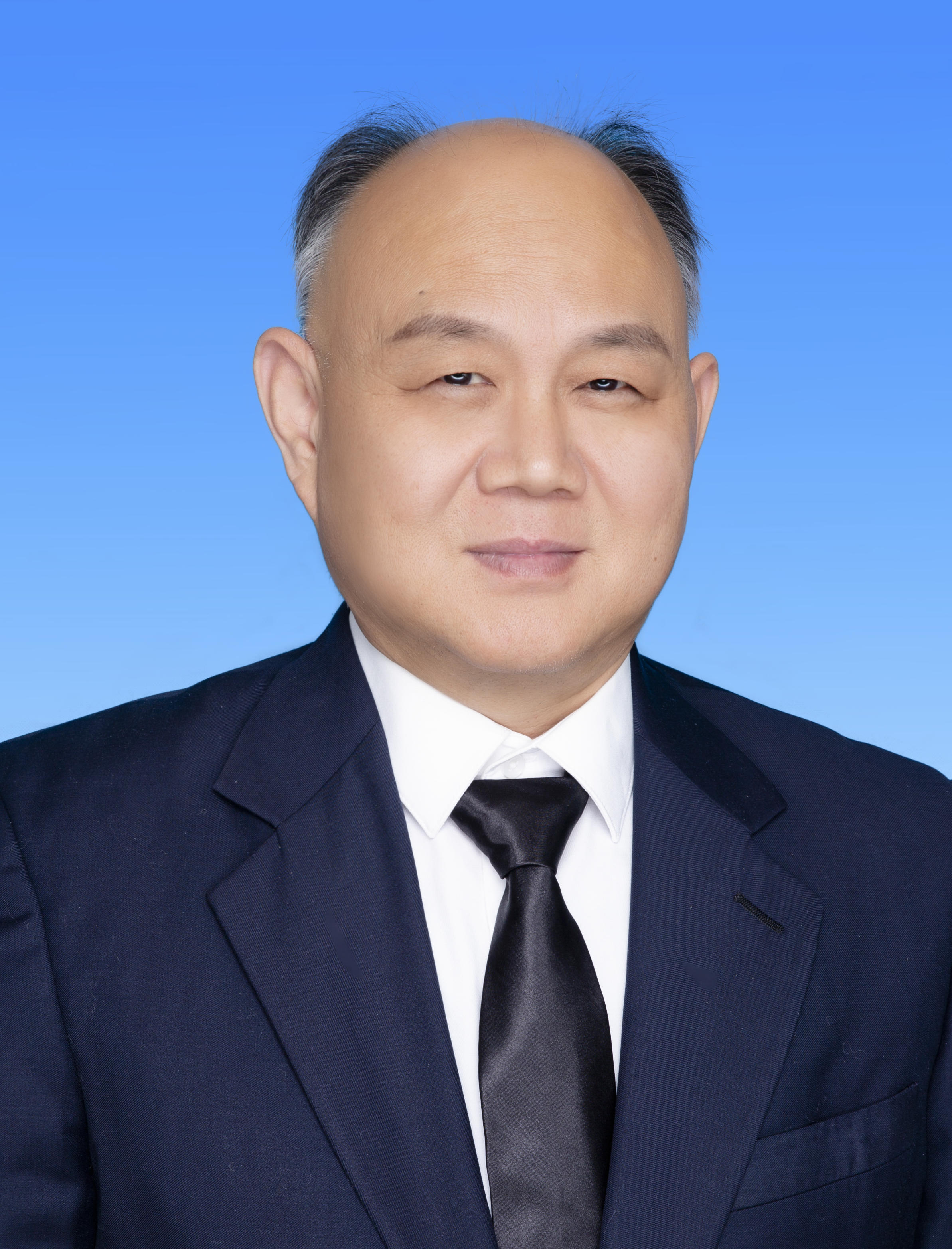 党委委员、高级法律专务李周军