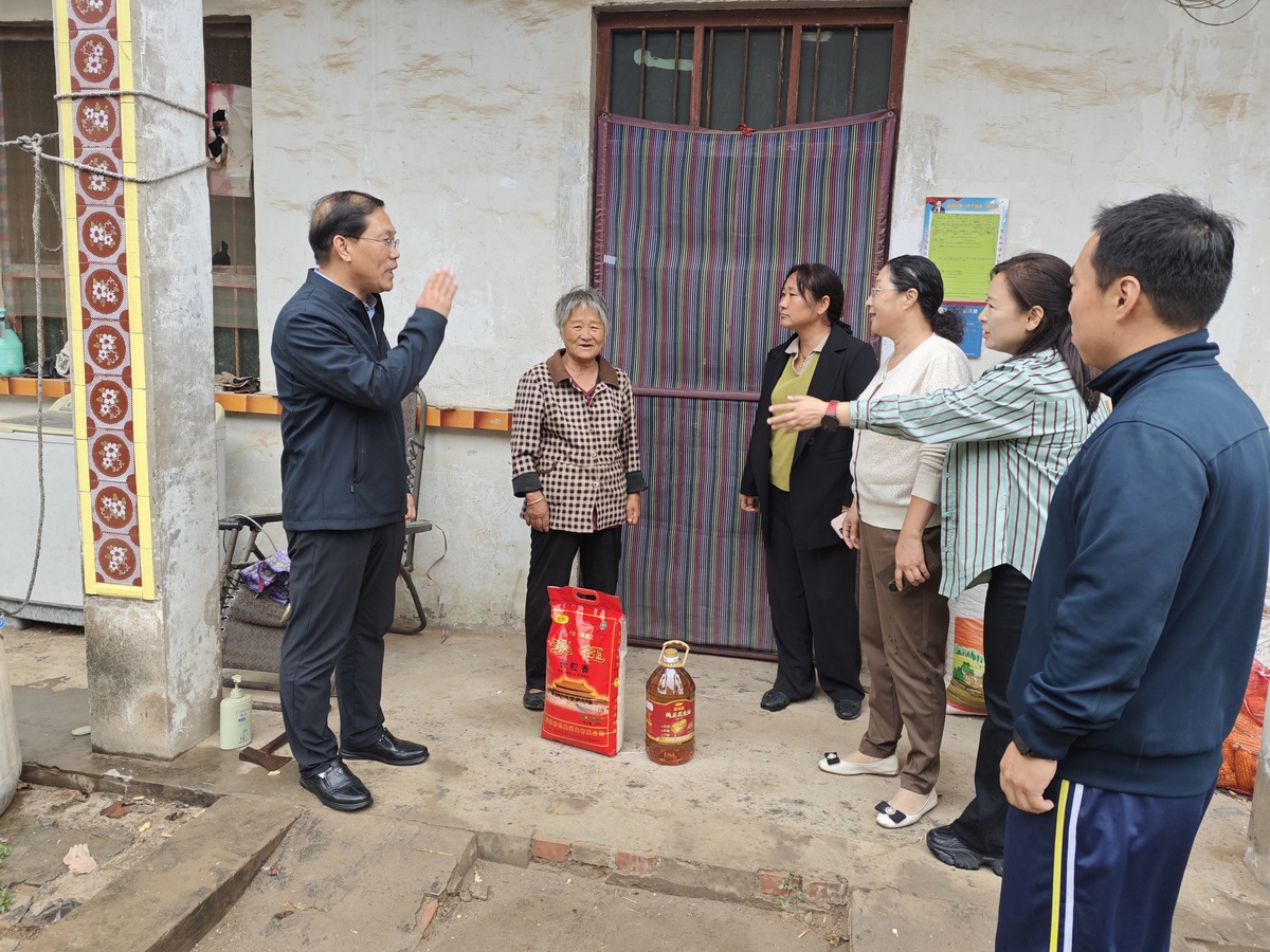 市民宗局党组书记、局长常景斌到东马庄村宣讲党的二十届三中全会精神