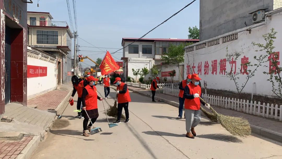 更换村内路灯，改善出行环境——安阳城市管理局帮扶分包村改善亮化照明设施_半岛官方下载地址(图7)