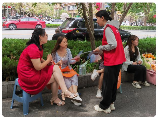 助力中考  爱心护航      ---林州市民政局开展护考志愿服务活动