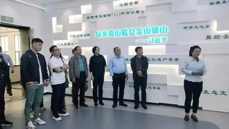 接受社会监督 提升管理水平 安阳城市管理局邀请社会监督员集中视察垃圾处置工作_半岛官方下载地址(图3)